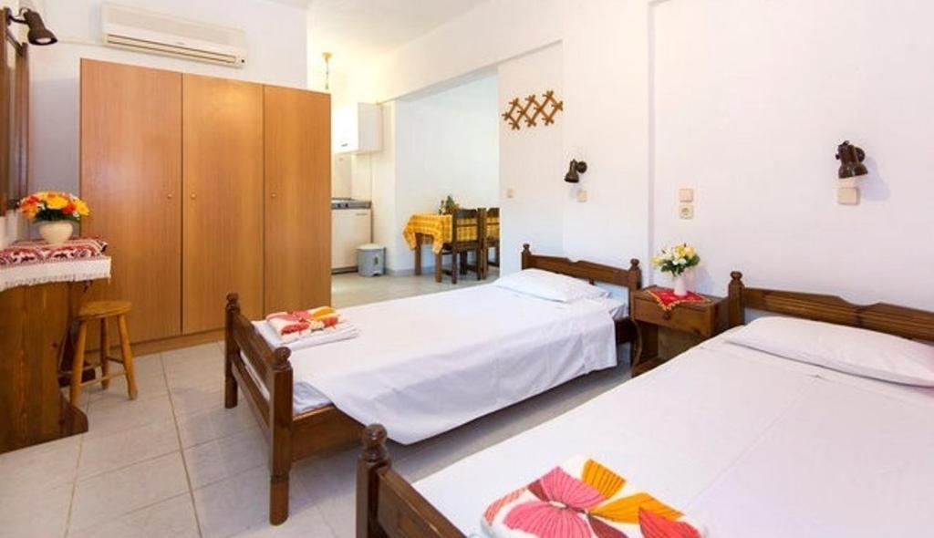 Evi Apartments And Studios Theologos  Ruang foto