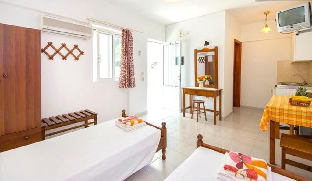 Evi Apartments And Studios Theologos  Bagian luar foto
